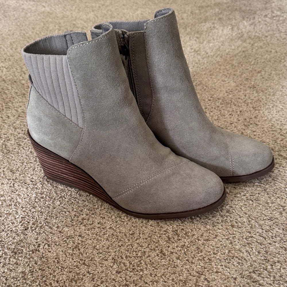Toms Women's Gray Wedge Boots
